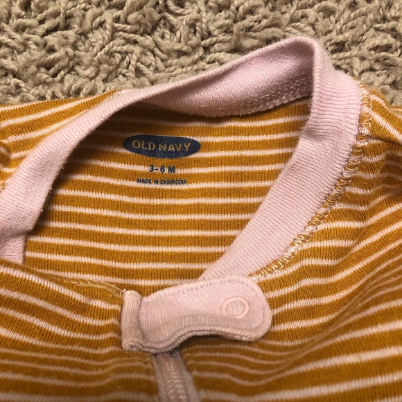 Gently used Carter’s sleepers (lot 2) - Picture 8 of 8